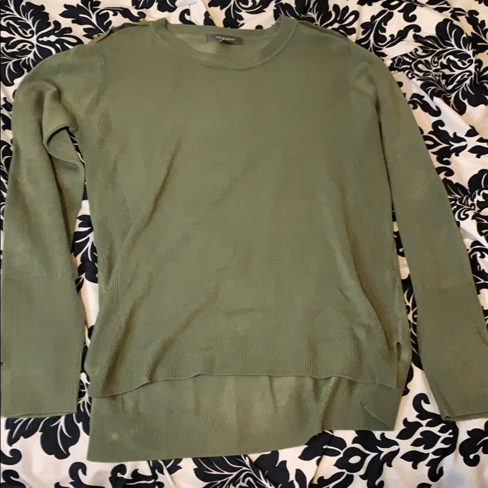 Lightweight sweater